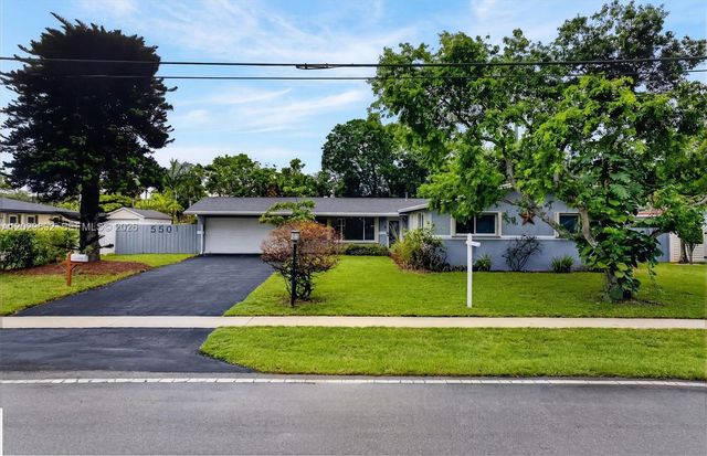 5501 Pine Terrace, Plantation, FL 33317