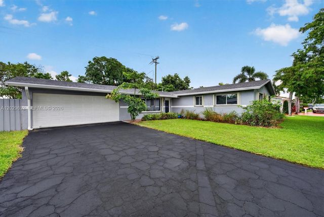 5501 Pine Terrace, Plantation, FL 33317