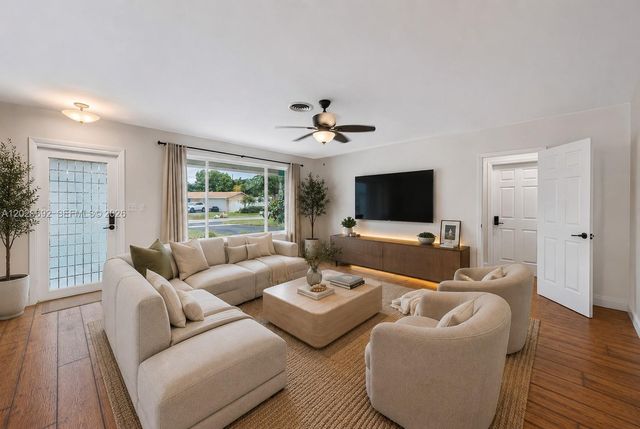 5501 Pine Terrace, Plantation, FL 33317