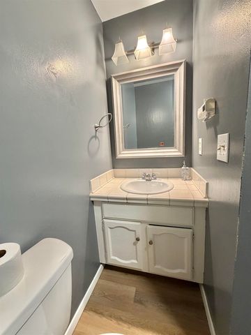 2982 S Richmond Ct, Wichita, KS 67217