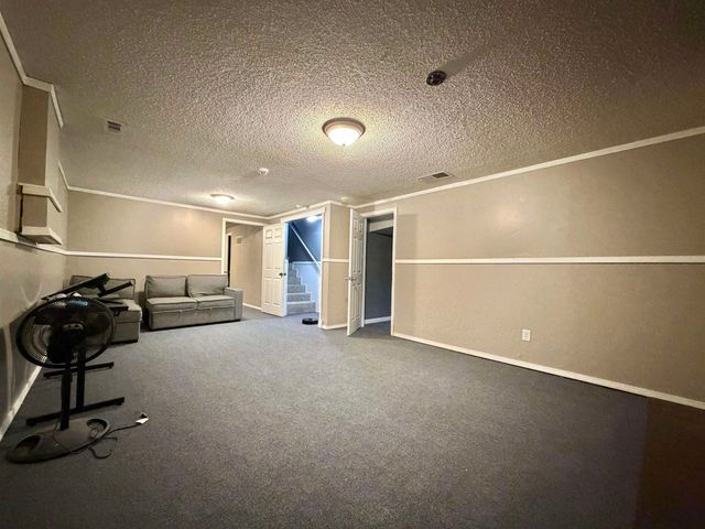 2982 S Richmond Ct, Wichita, KS 67217