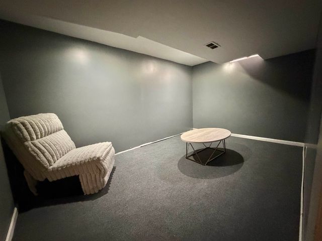 2982 S Richmond Ct, Wichita, KS 67217