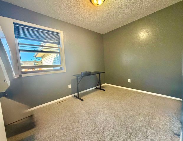 2982 S Richmond Ct, Wichita, KS 67217