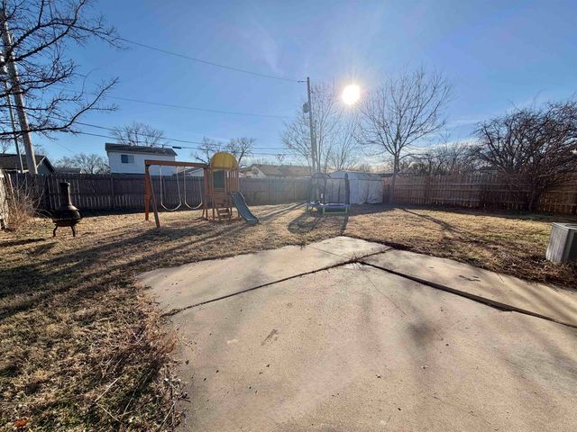 2982 S Richmond Ct, Wichita, KS 67217