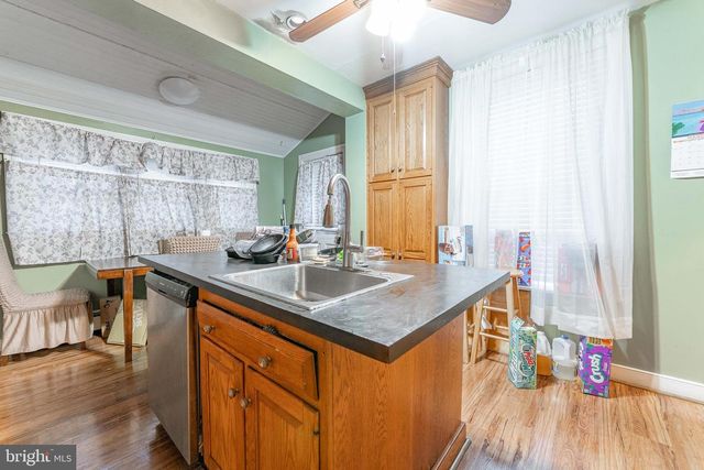 573 E LINCOLN HWY, Coatesville, PA 19320
