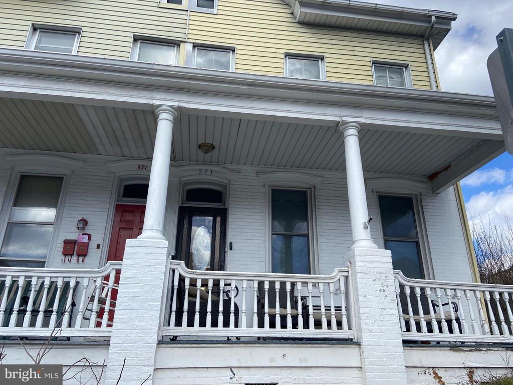 573 E LINCOLN HWY, Coatesville, PA 19320