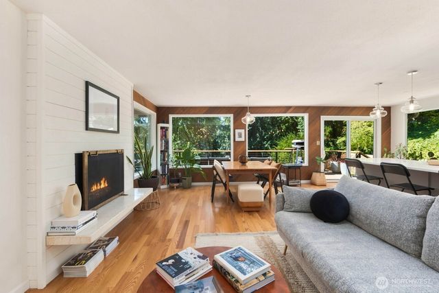 13917 16th Place SW, Burien, WA 98166