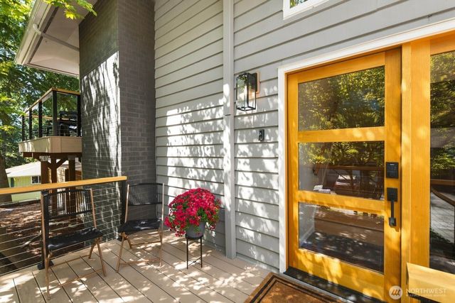 13917 16th Place SW, Burien, WA 98166