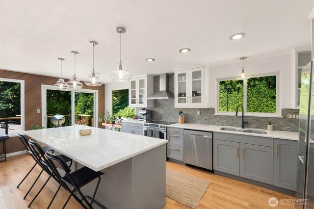 13917 16th Place SW, Burien, WA 98166