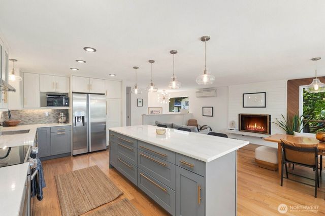 13917 16th Place SW, Burien, WA 98166