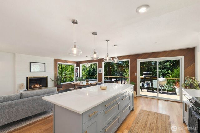 13917 16th Place SW, Burien, WA 98166
