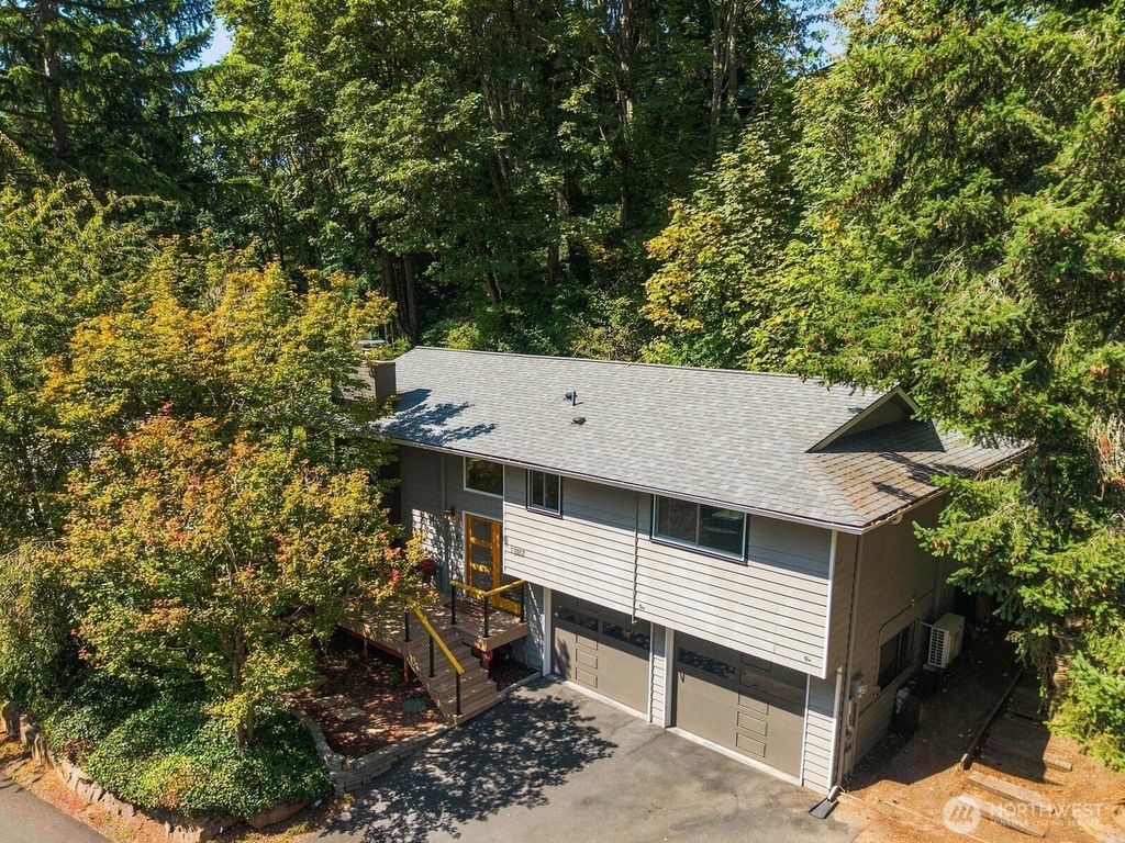 13917 16th Place SW, Burien, WA 98166
