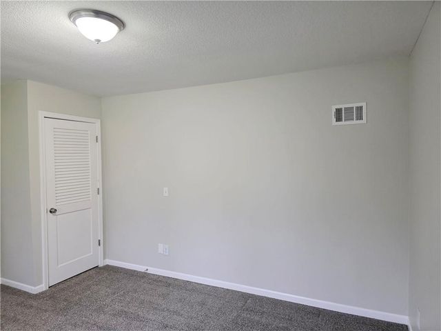 1901 E Frontier Lane, Olathe, KS 66062