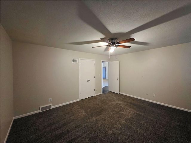 1901 E Frontier Lane, Olathe, KS 66062