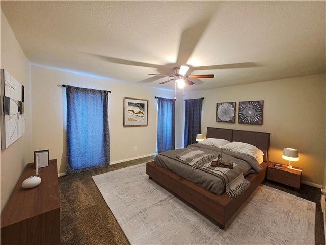 1901 E Frontier Lane, Olathe, KS 66062