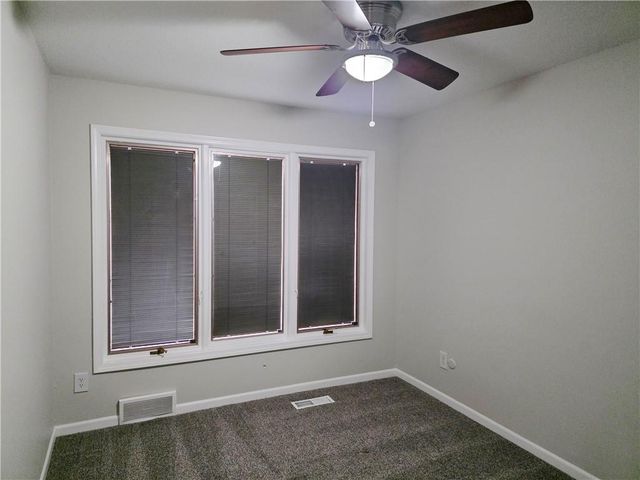 1901 E Frontier Lane, Olathe, KS 66062