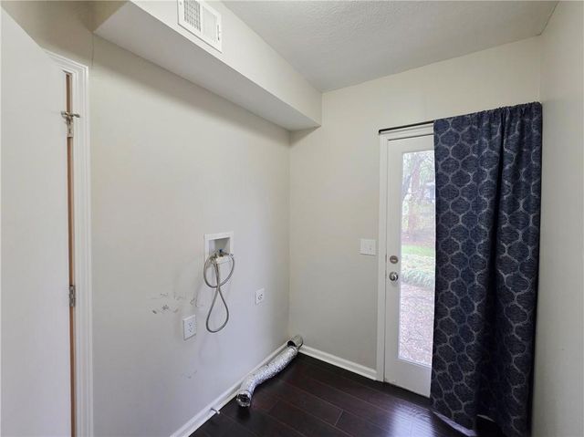 1901 E Frontier Lane, Olathe, KS 66062