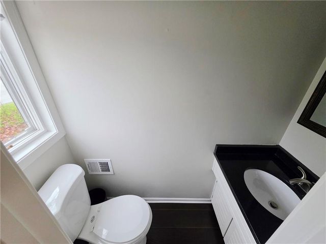 1901 E Frontier Lane, Olathe, KS 66062