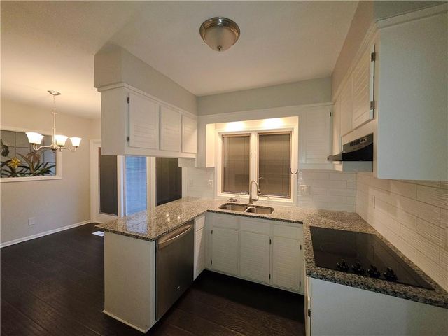 1901 E Frontier Lane, Olathe, KS 66062