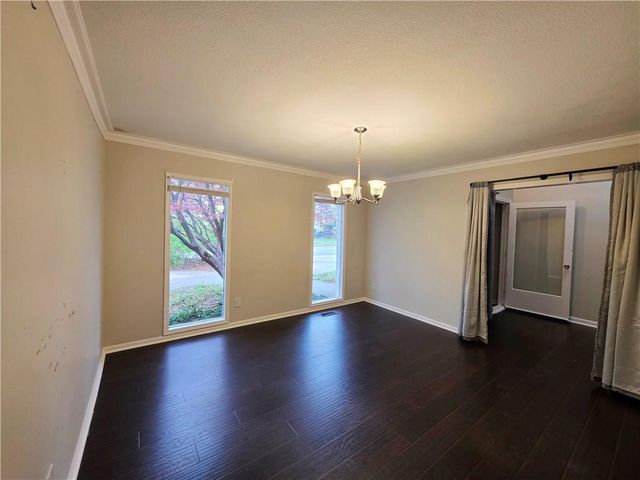 1901 E Frontier Lane, Olathe, KS 66062