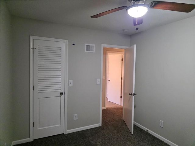 1901 E Frontier Lane, Olathe, KS 66062