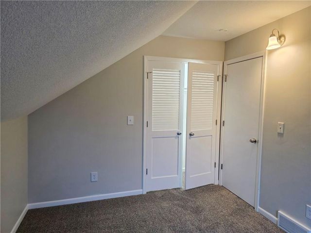 1901 E Frontier Lane, Olathe, KS 66062