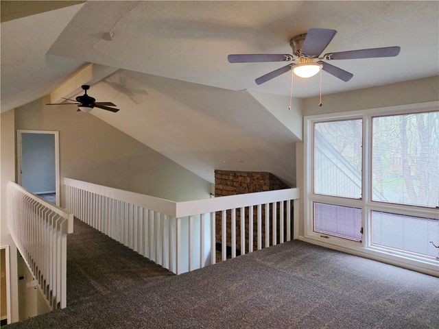 1901 E Frontier Lane, Olathe, KS 66062