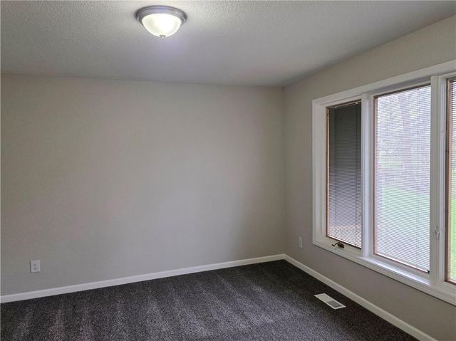 1901 E Frontier Lane, Olathe, KS 66062