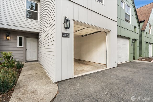 23907 67th PL S #C102, Kent, WA 98032