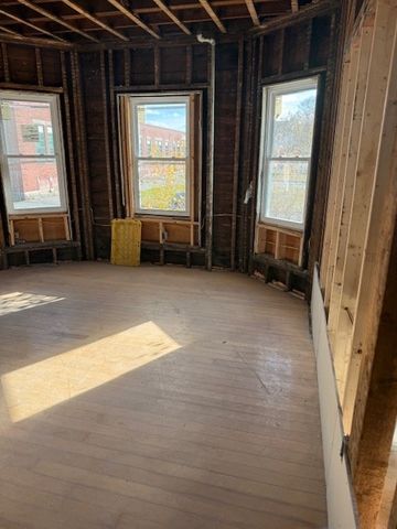 863 N Main St, Brockton, MA 02301