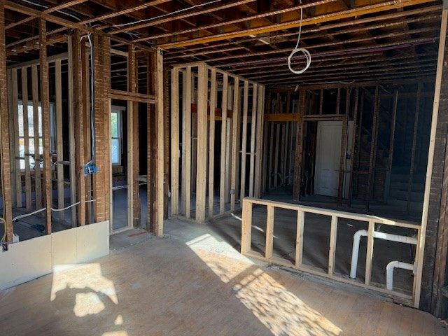 863 N Main St, Brockton, MA 02301