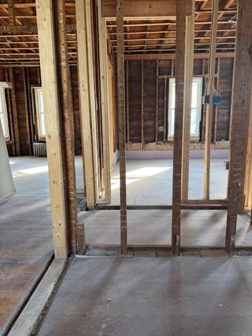 863 N Main St, Brockton, MA 02301