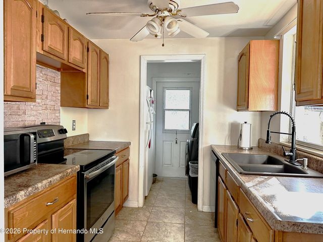 9466 Midway Street, Spring Hill, FL 34608