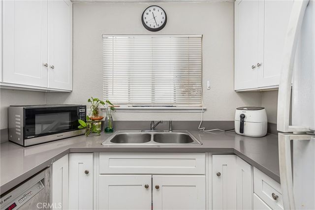 16422 Tolowa, Apple Valley, CA 92307