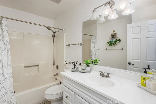 16422 Tolowa, Apple Valley, CA 92307