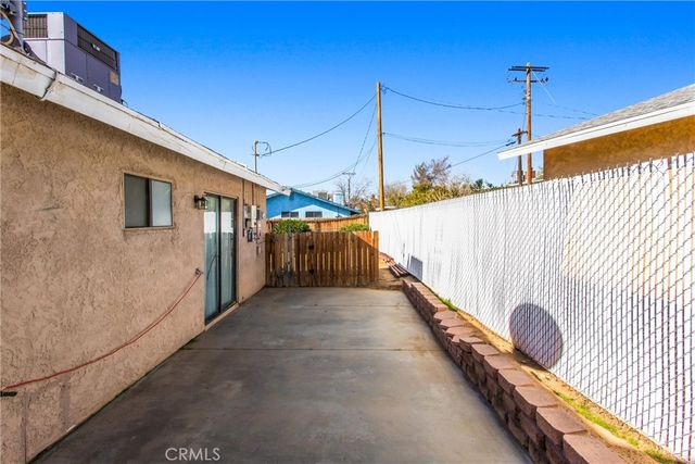 16422 Tolowa, Apple Valley, CA 92307