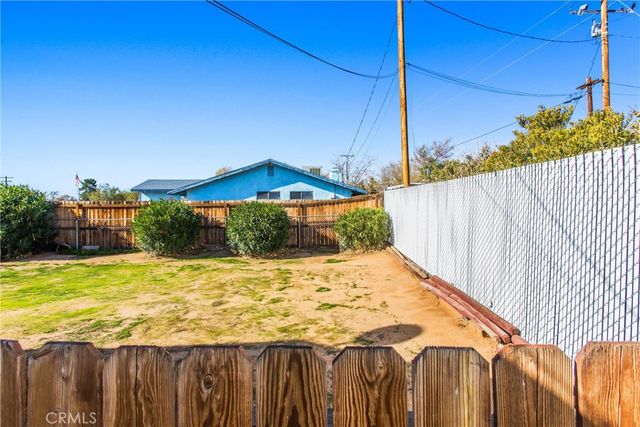 16422 Tolowa, Apple Valley, CA 92307