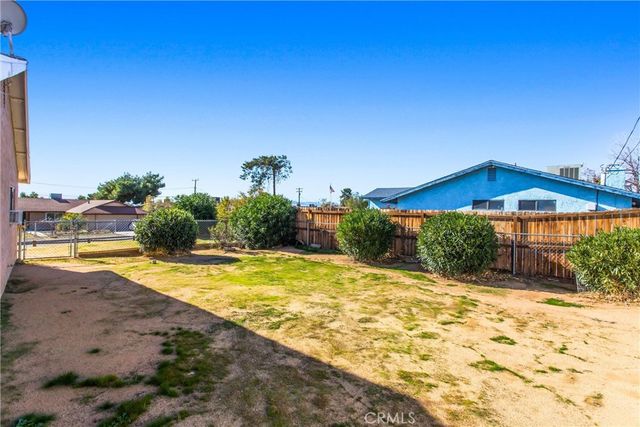 16422 Tolowa, Apple Valley, CA 92307