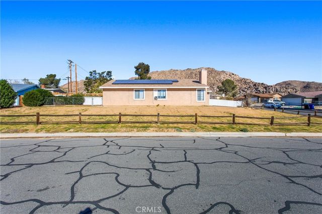 16422 Tolowa, Apple Valley, CA 92307