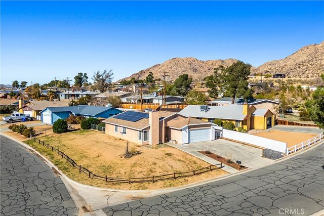 16422 Tolowa, Apple Valley, CA 92307