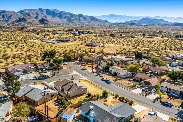 16422 Tolowa, Apple Valley, CA 92307