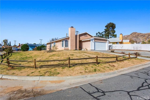 16422 Tolowa, Apple Valley, CA 92307