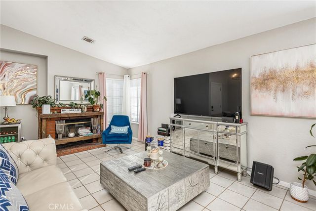 16422 Tolowa, Apple Valley, CA 92307