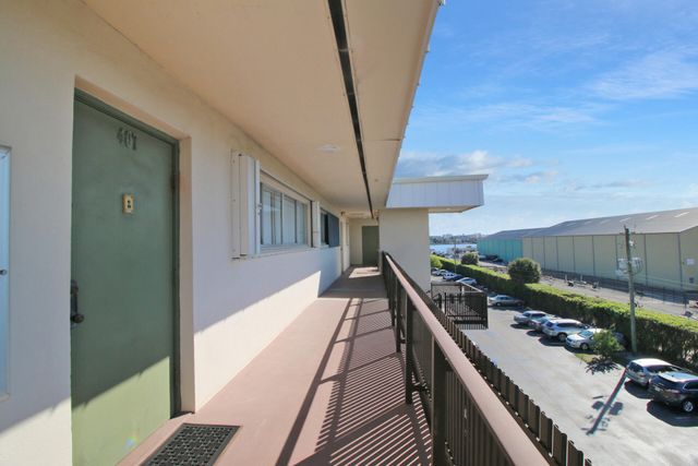 300 Waterway Drive S 407, Lantana, FL 33462