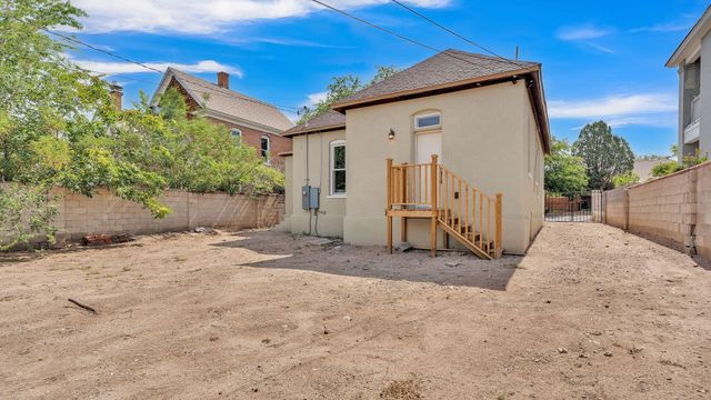 415 Arno Street SE, Albuquerque, NM 87102