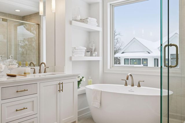 599 Harbor Court, Shoreview, MN 55126