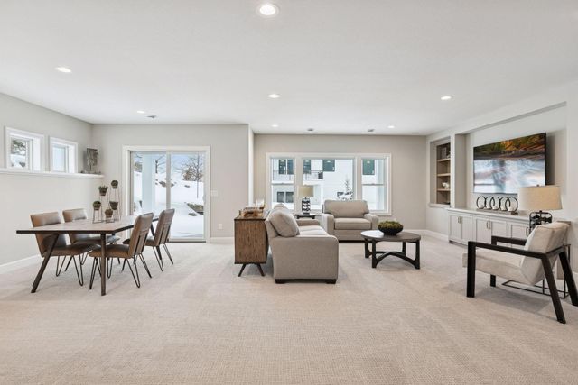 599 Harbor Court, Shoreview, MN 55126