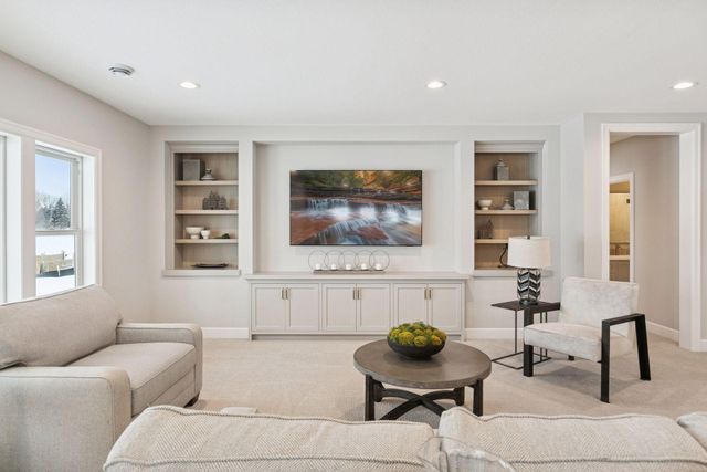 599 Harbor Court, Shoreview, MN 55126