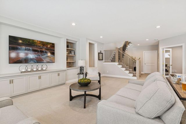 599 Harbor Court, Shoreview, MN 55126