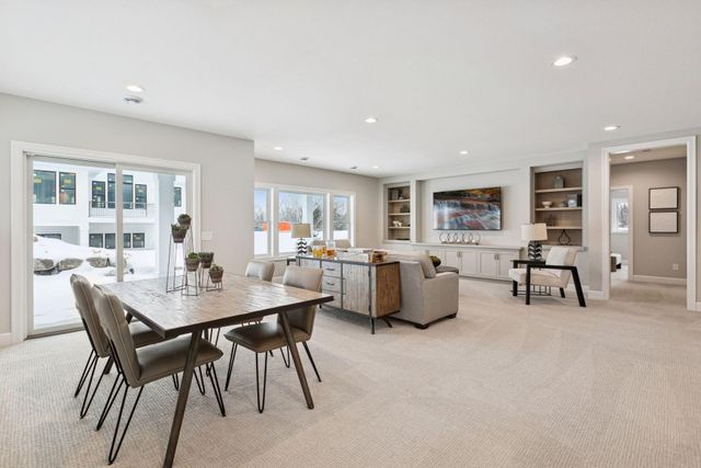 599 Harbor Court, Shoreview, MN 55126